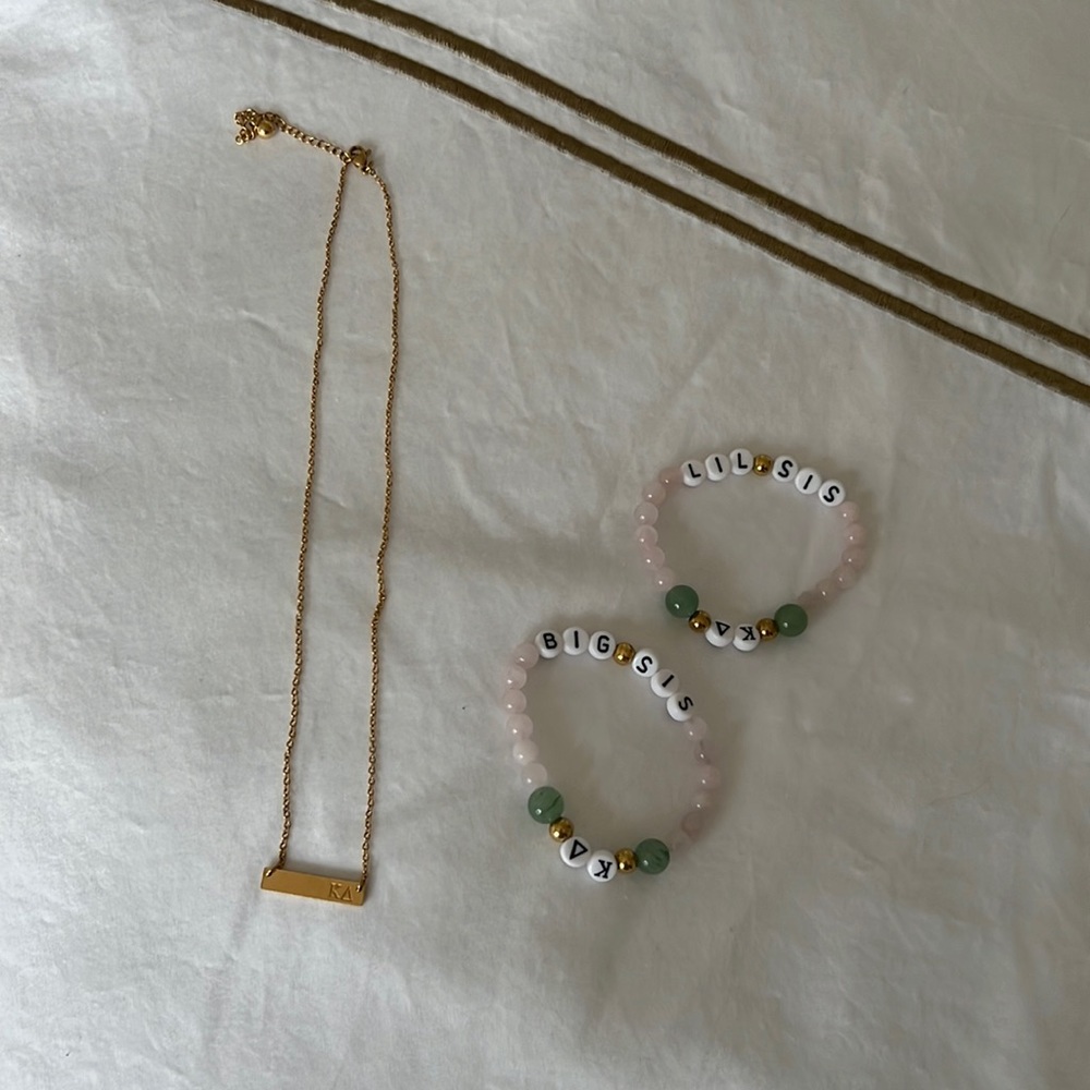 Kappa Delta. Excellent condition, two bracelets and a necklace❤️